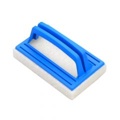 Pool cleaning brush